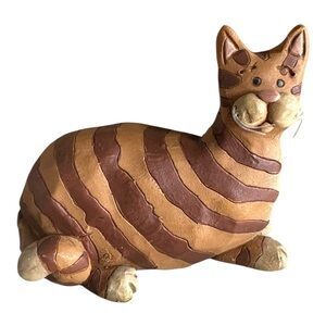 Blossom Bucket Tabby Striped Cat Figurine – Signed Suzi Skoglund